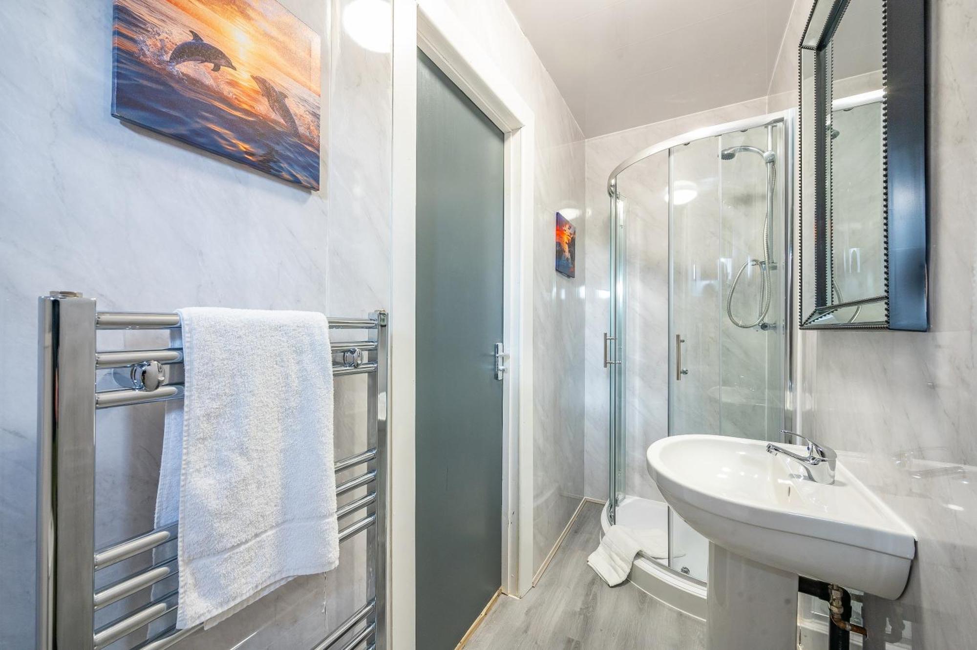 *rb246* For Your Relaxed & Cosy + Free Parking + Free Fast Wifi * Quarto em Acomodações Particulares Leeds (West Yorkshire)