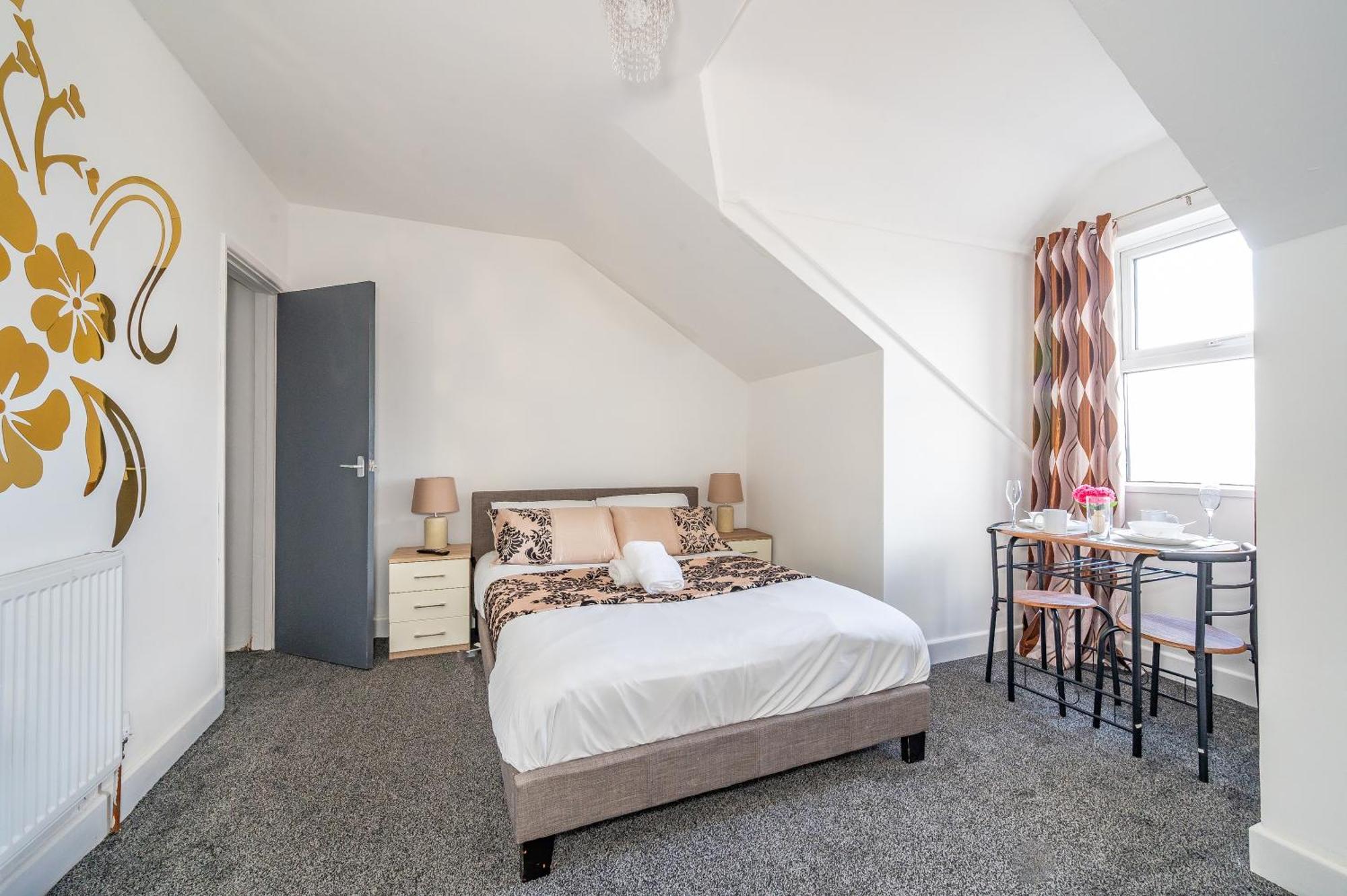 *rb246* For Your Relaxed & Cosy + Free Parking + Free Fast Wifi * * Leeds (West Yorkshire)