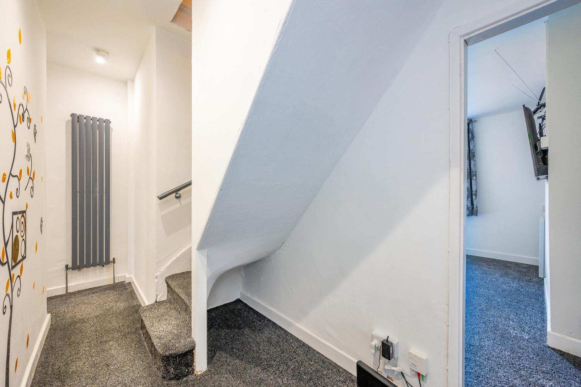 Homestay *rb246* For Your Relaxed & Cosy + Free Parking + Free Fast Wifi *